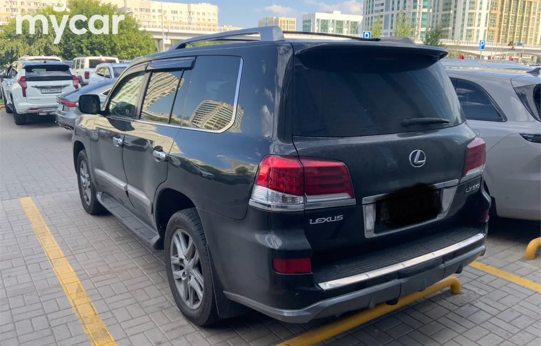 Lexus LX 2012