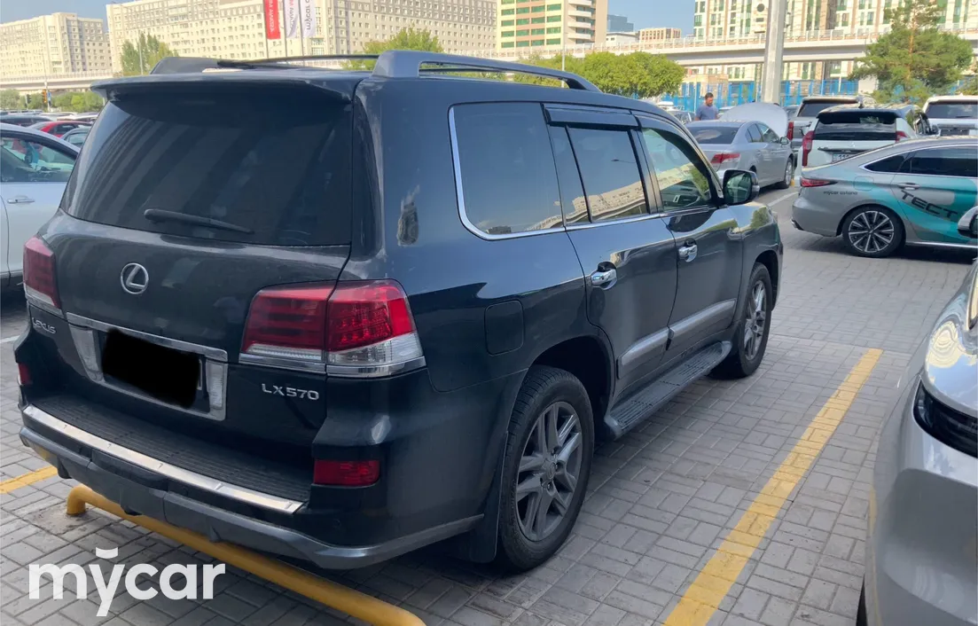 Lexus LX 2012