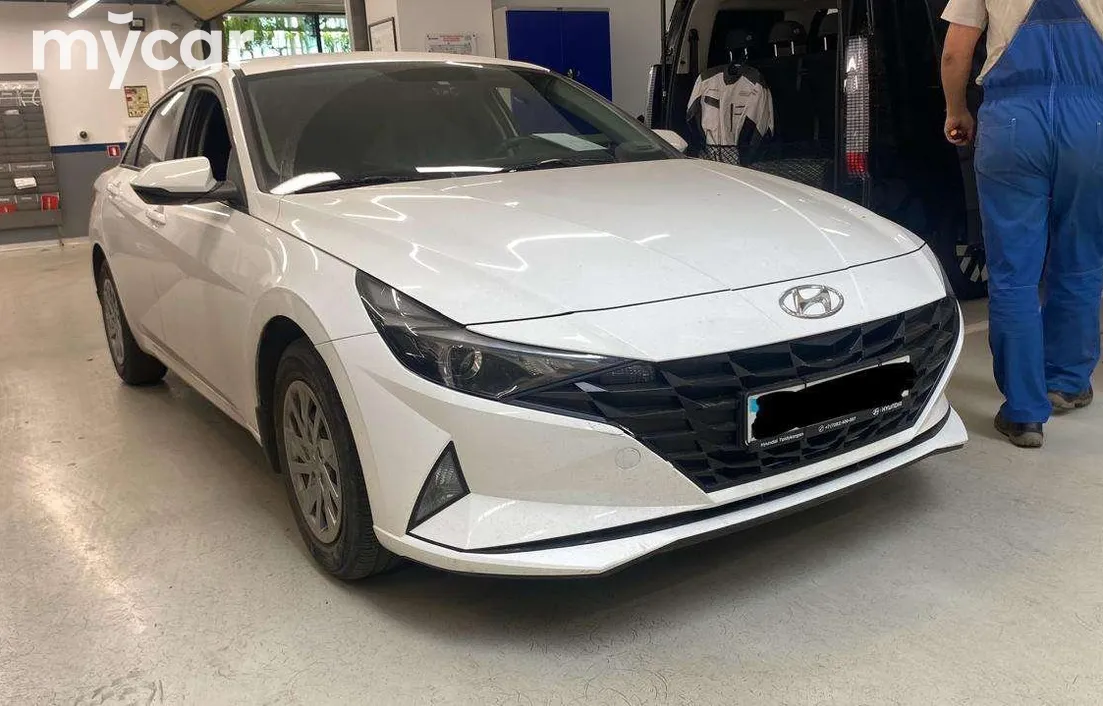 Hyundai Elantra 2023