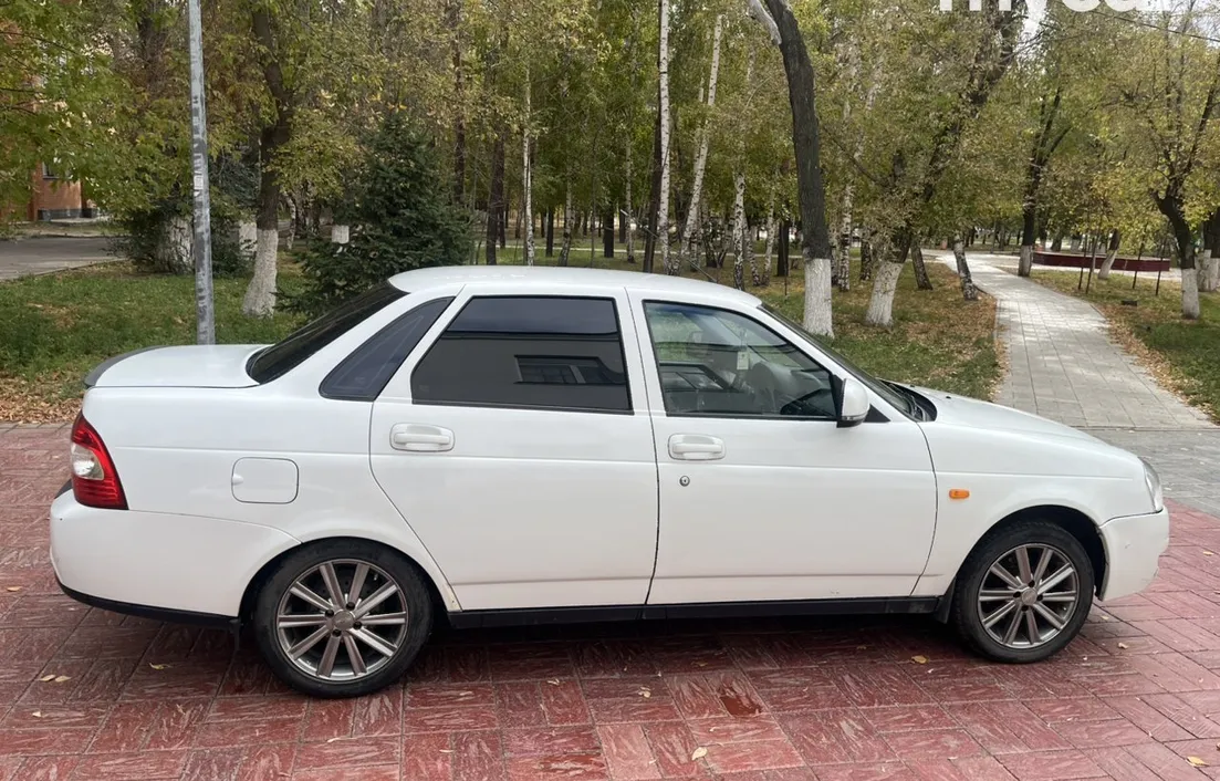 LADA Priora 2015