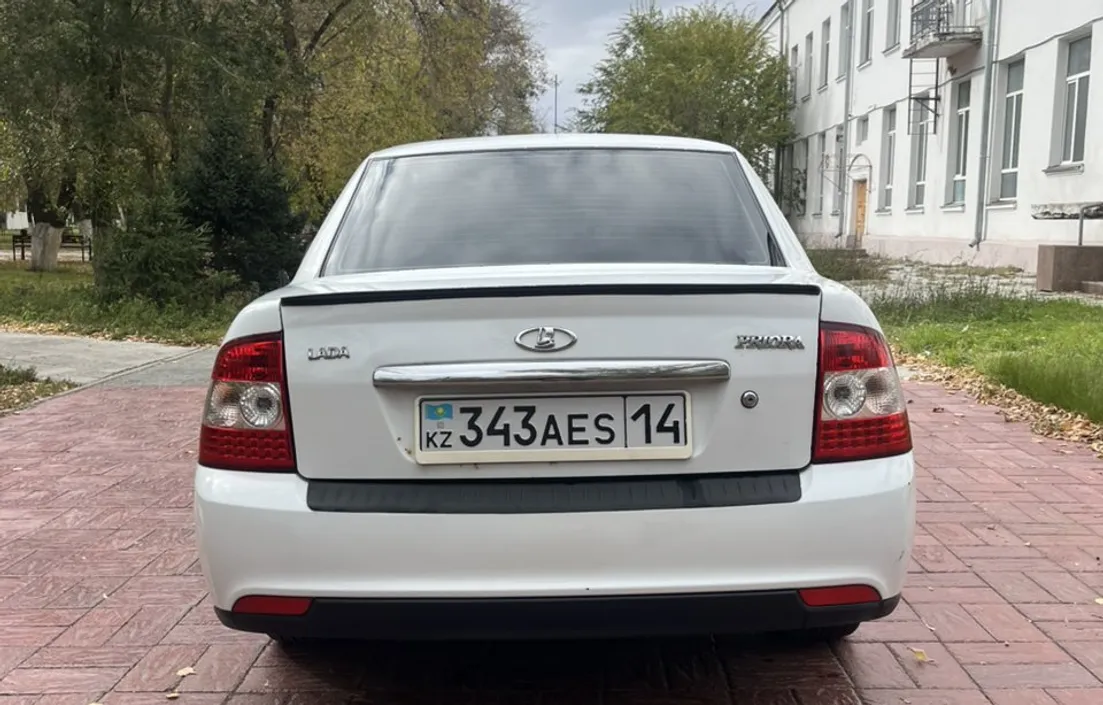 LADA Priora 2015