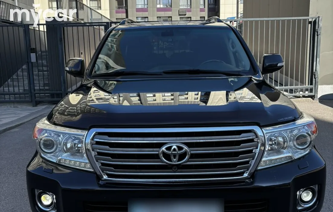 Toyota Land Cruiser 2014