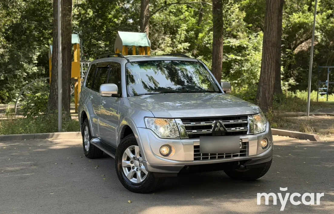 Mitsubishi Pajero 2012