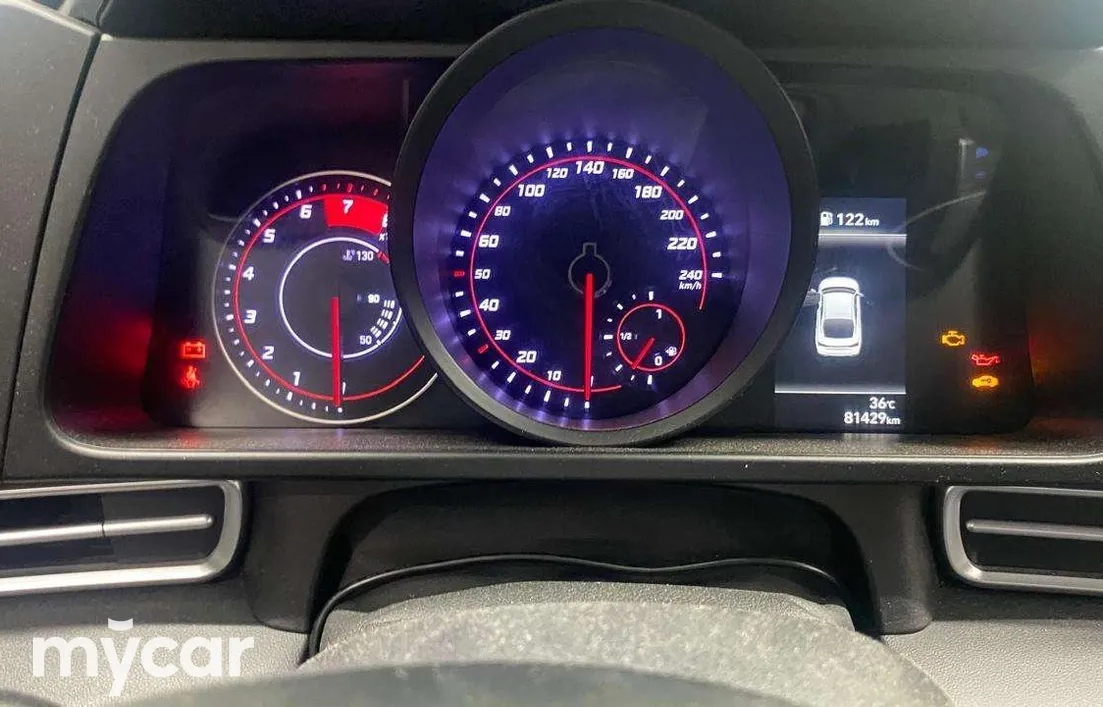 Hyundai Elantra 2023