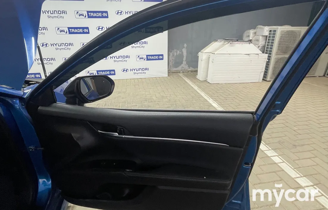 Toyota Camry 2019