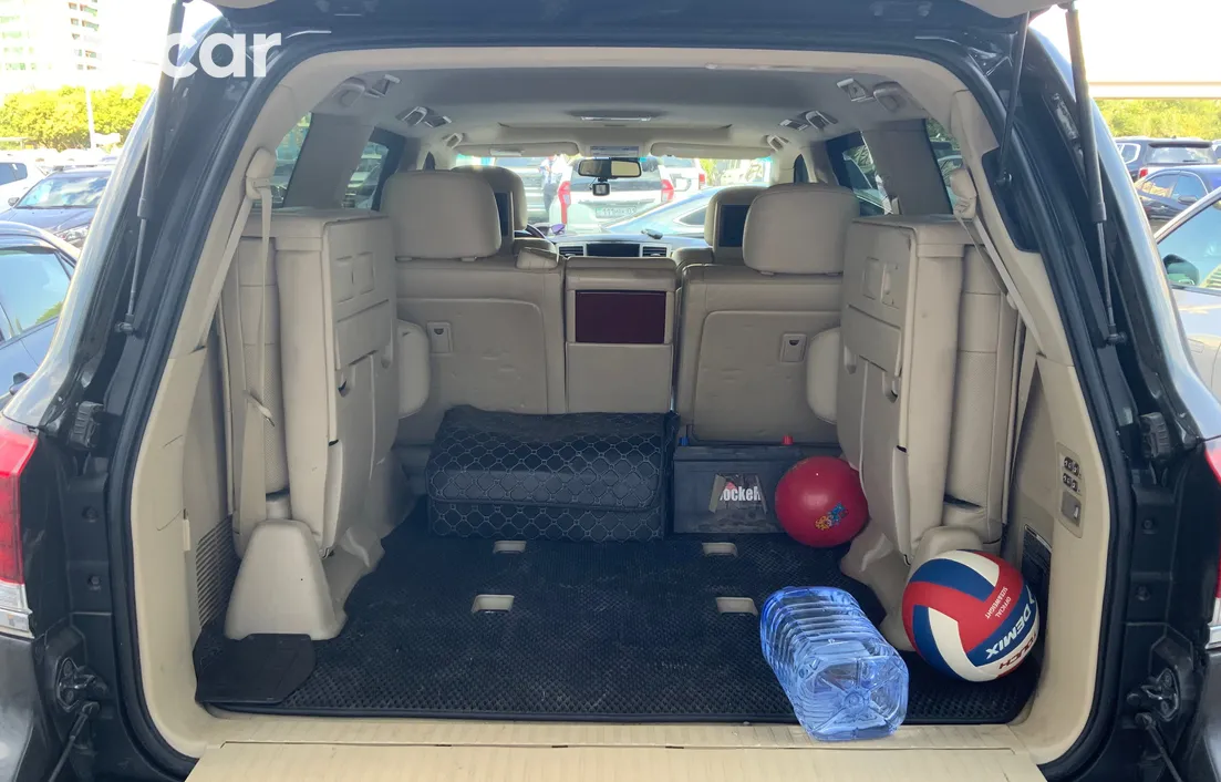 Lexus LX 2012