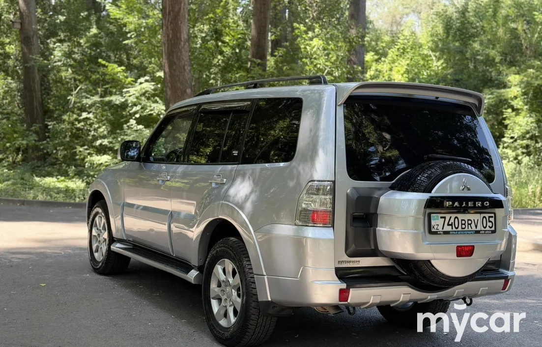 Mitsubishi Pajero 2012