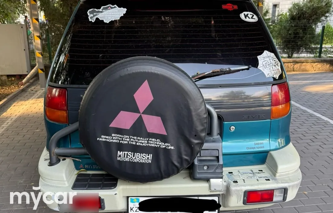 Mitsubishi RVR 1996