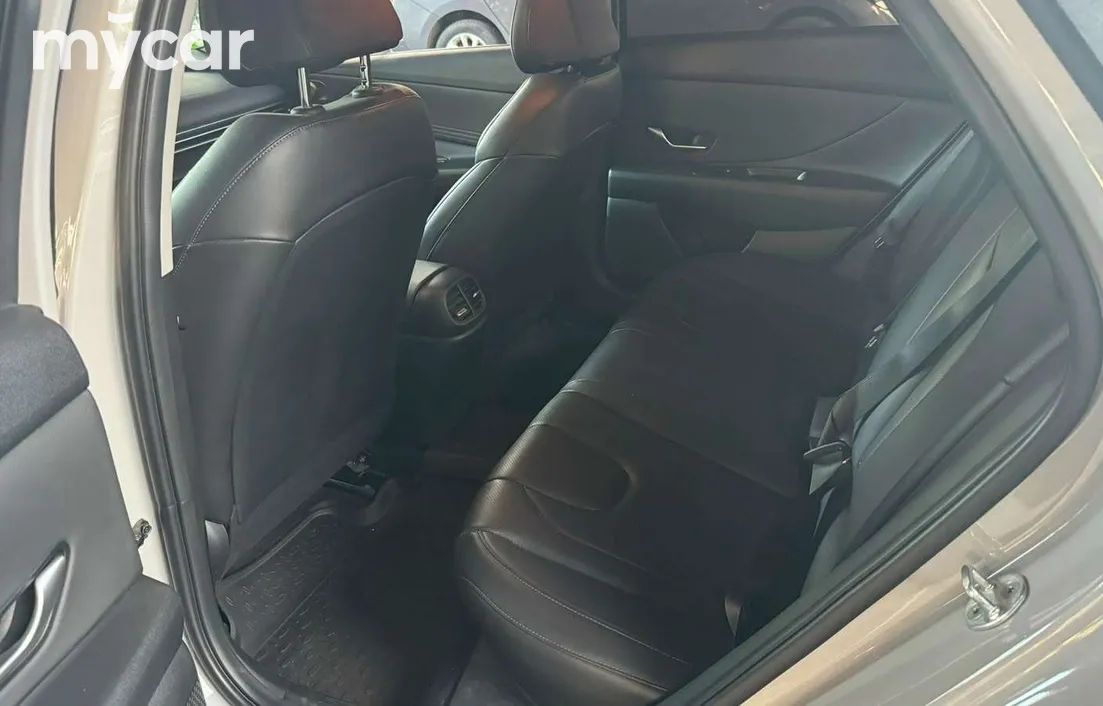 Hyundai Avante 2022