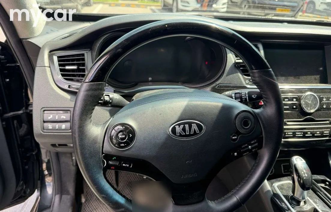 Kia Quoris 2013