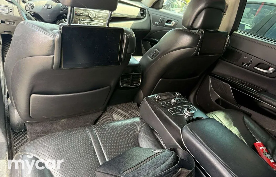Kia Quoris 2013