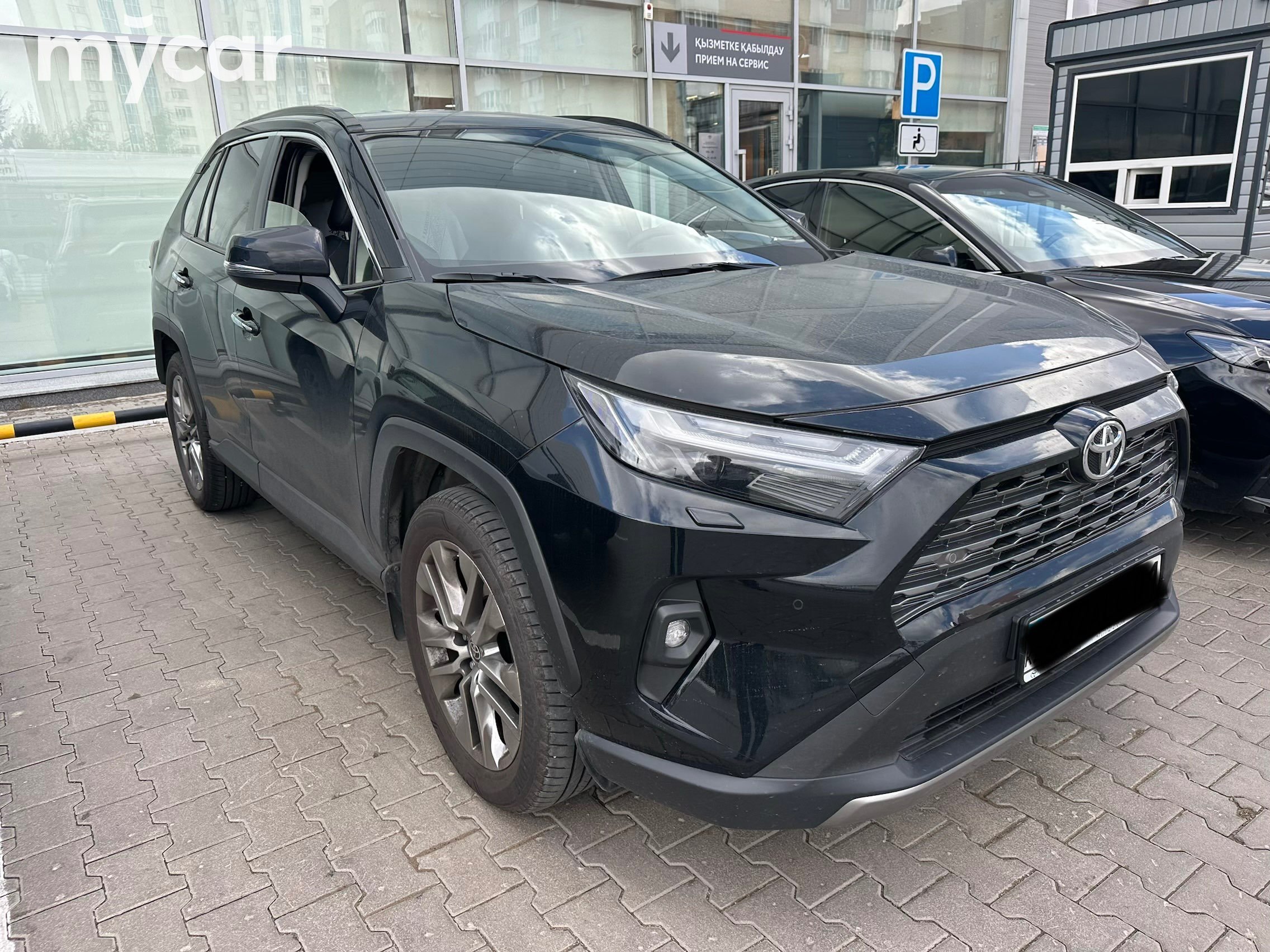 Toyota RAV4 2025