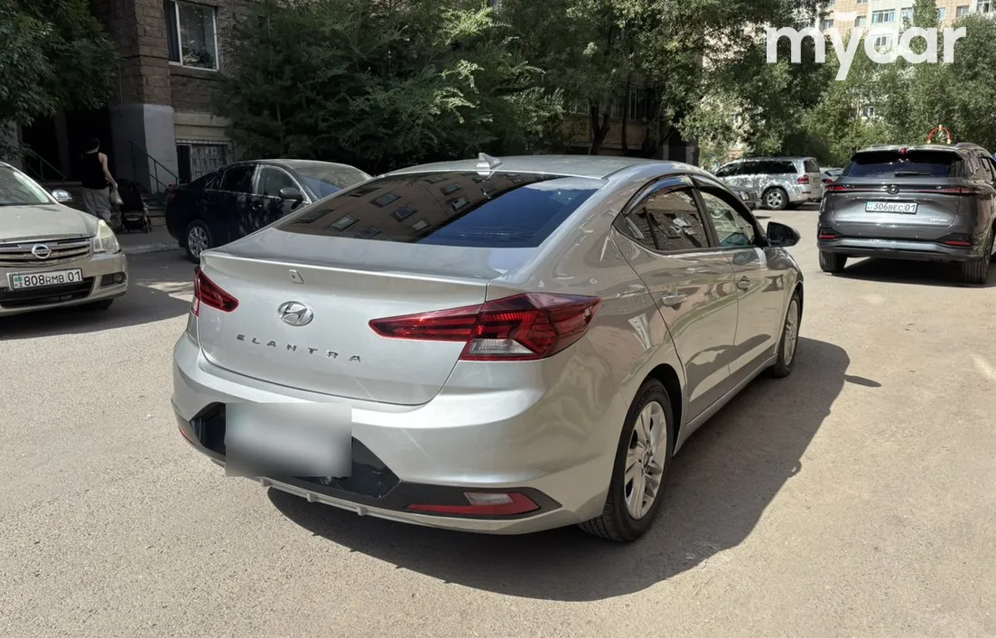 Hyundai Elantra 2019