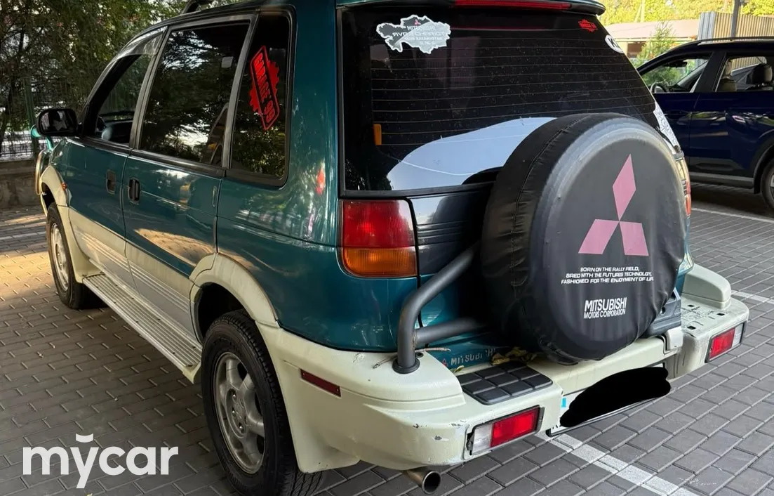 Mitsubishi RVR 1996