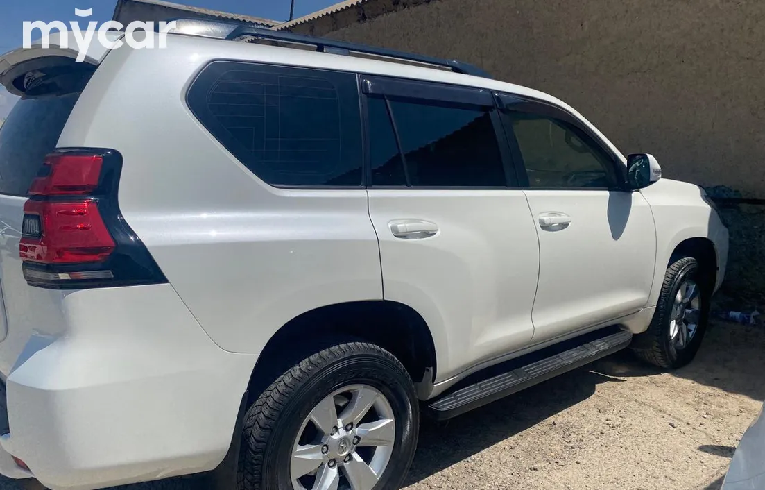 Toyota Land Cruiser Prado 2019