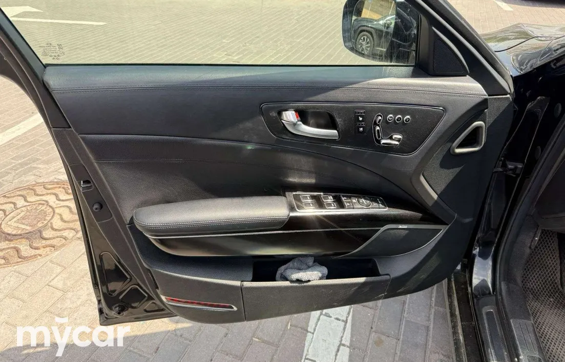 Kia Quoris 2013