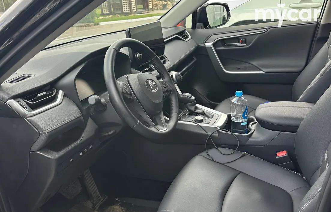 Toyota RAV4 2025