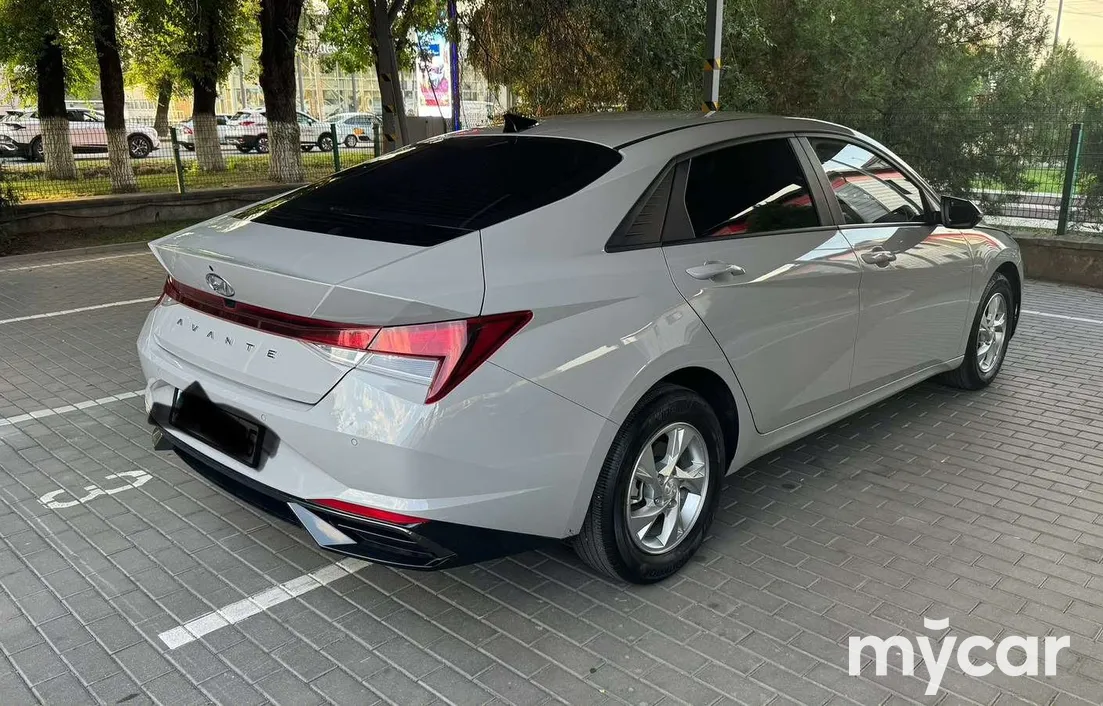 Hyundai Avante 2022