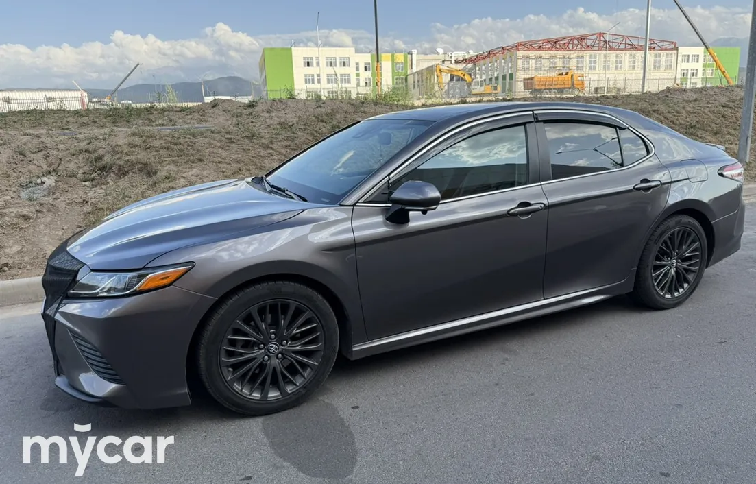 Toyota Camry 2019