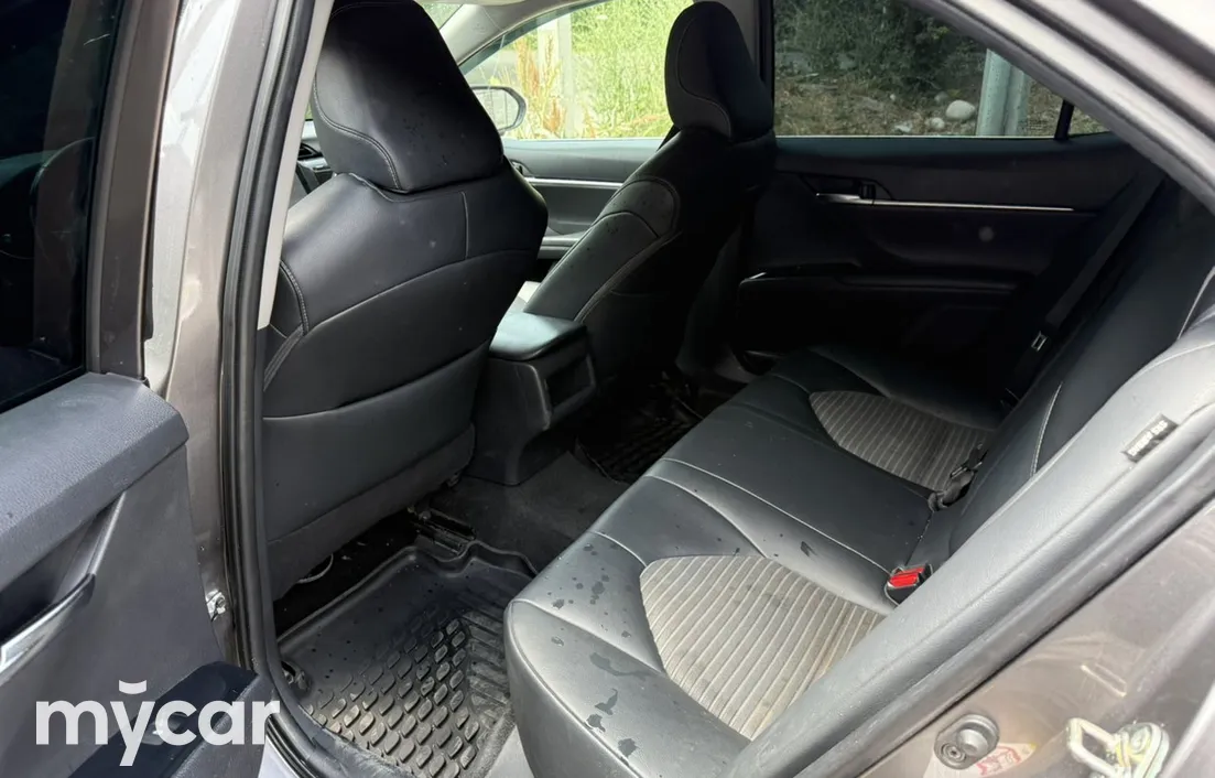 Toyota Camry 2019