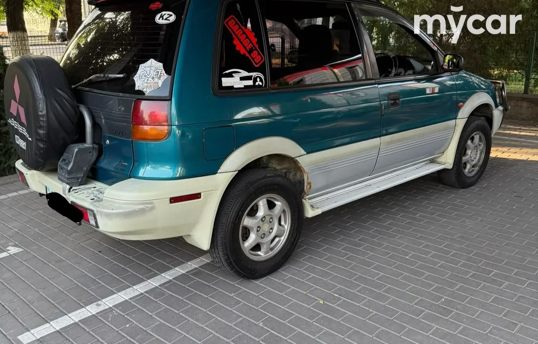 Mitsubishi RVR 1996