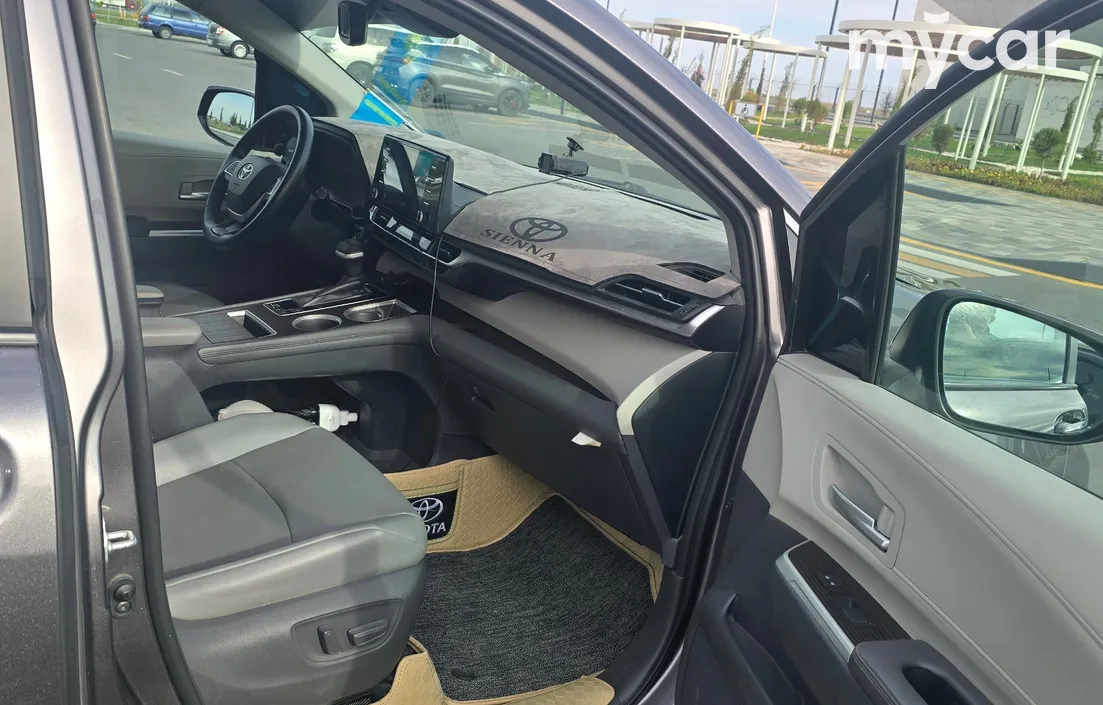 Toyota Sienna 2020