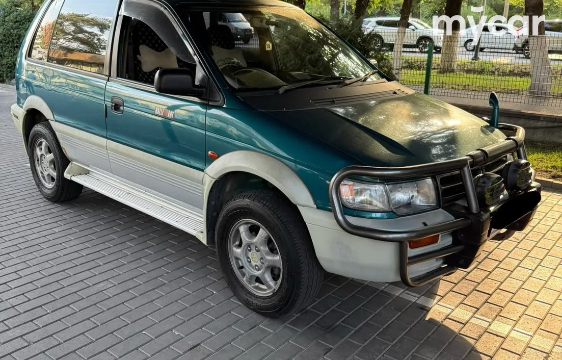 Mitsubishi RVR 1996
