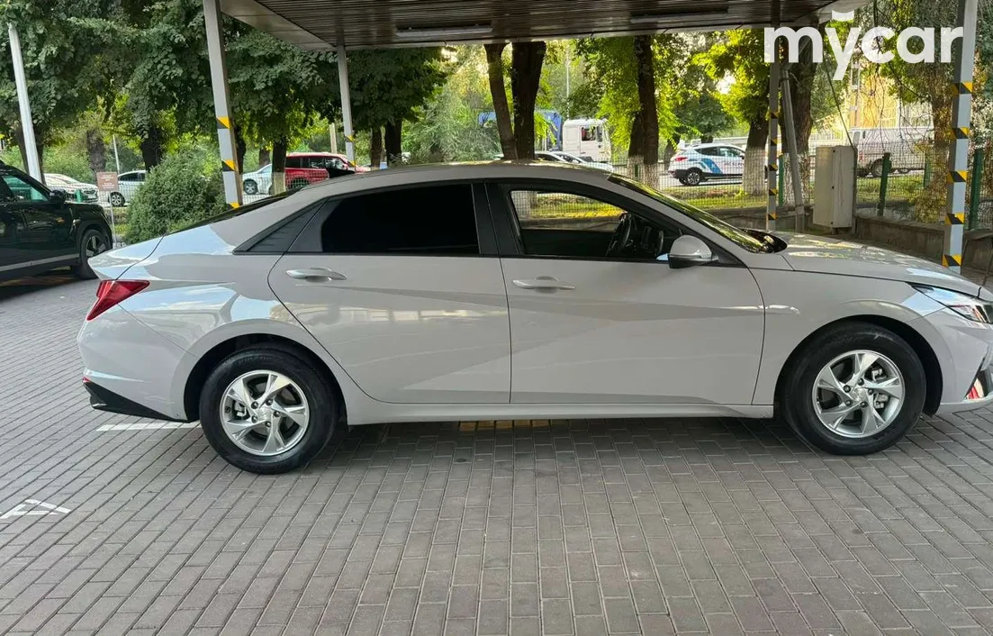 Hyundai Avante 2022