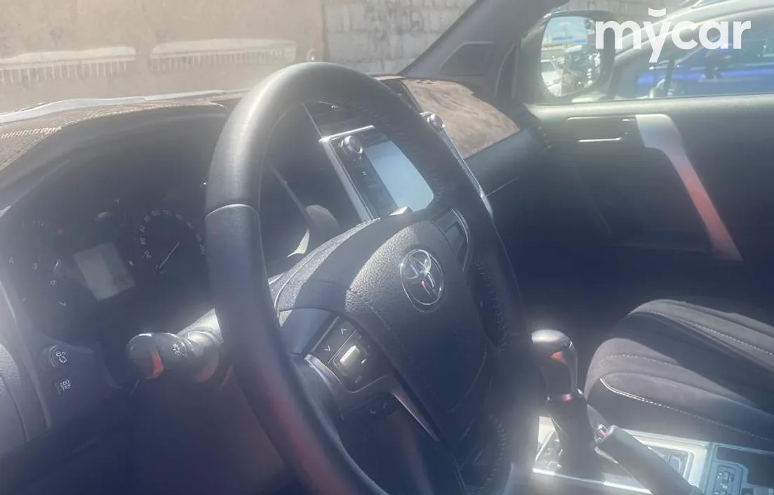 Toyota Land Cruiser Prado 2019