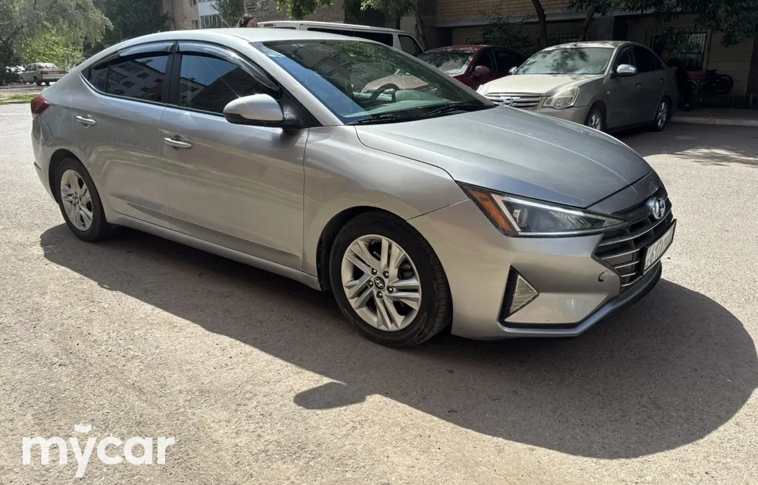 Hyundai Elantra 2019