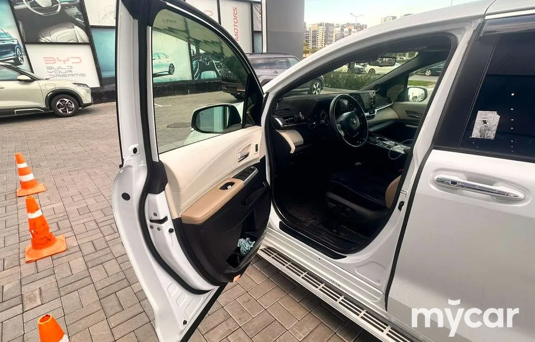 Toyota Sienna 2022