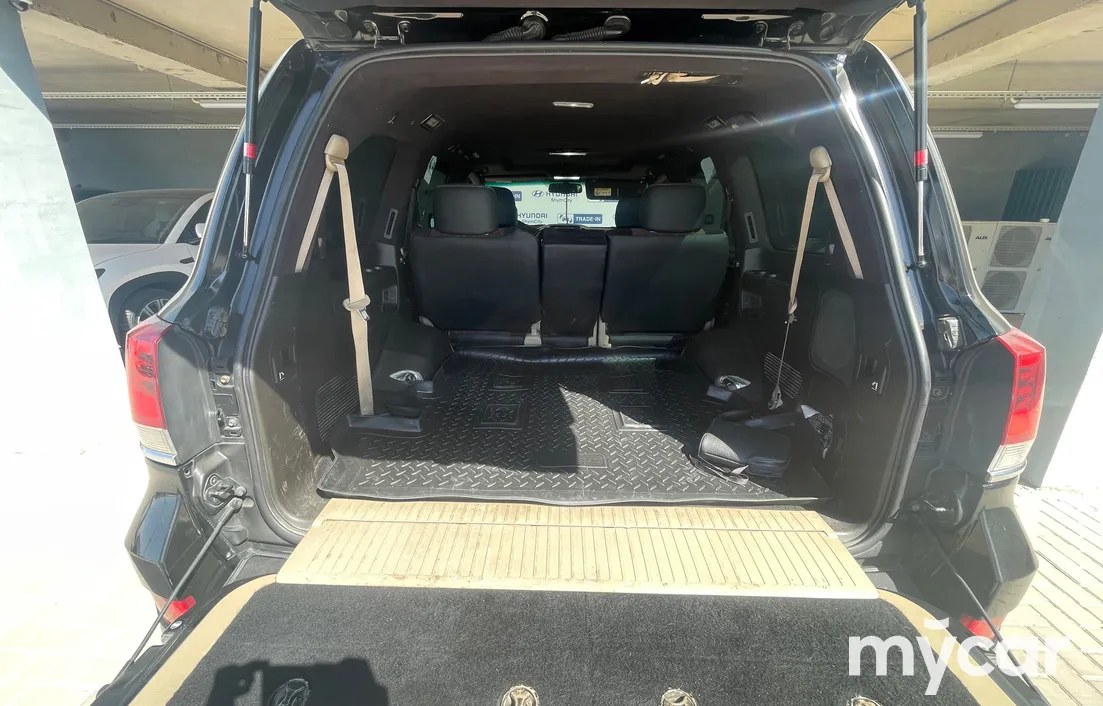 Toyota Land Cruiser 2010