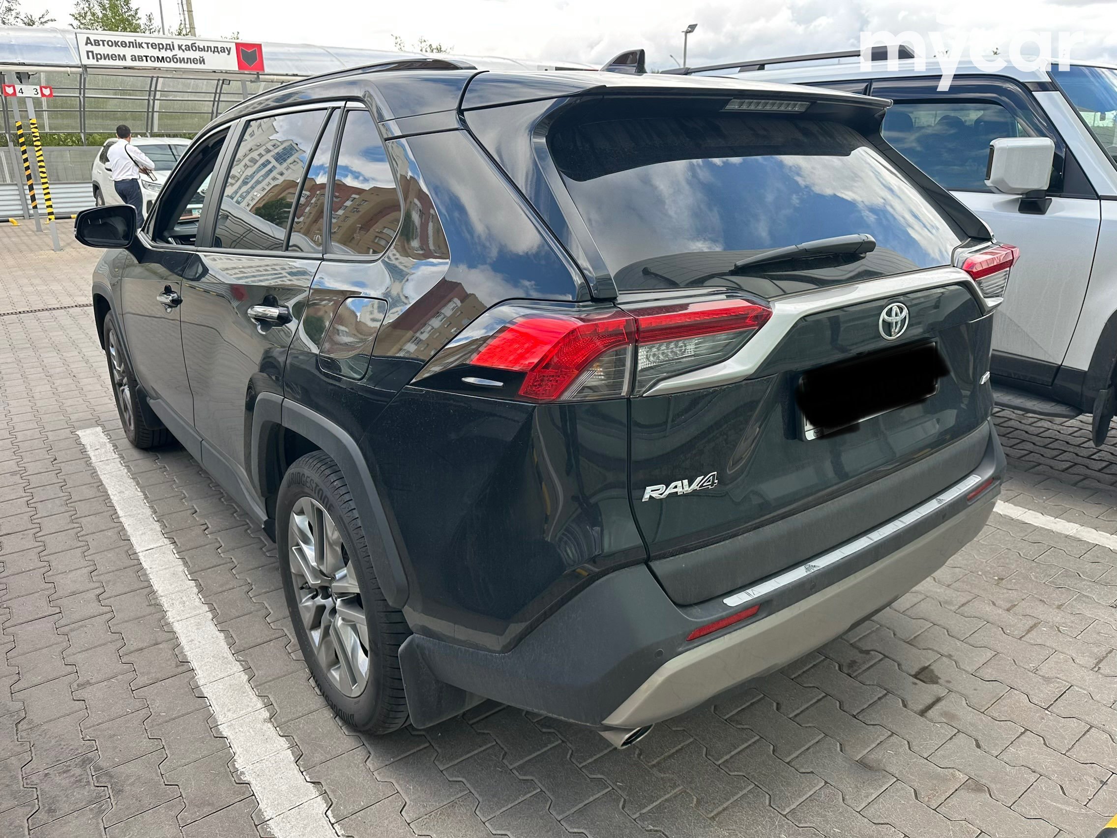 Toyota RAV4 2025