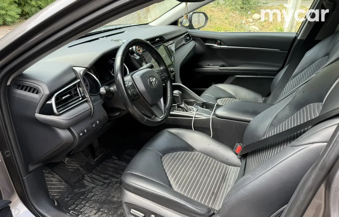 Toyota Camry 2019