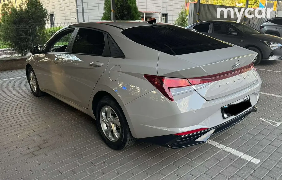 Hyundai Avante 2022