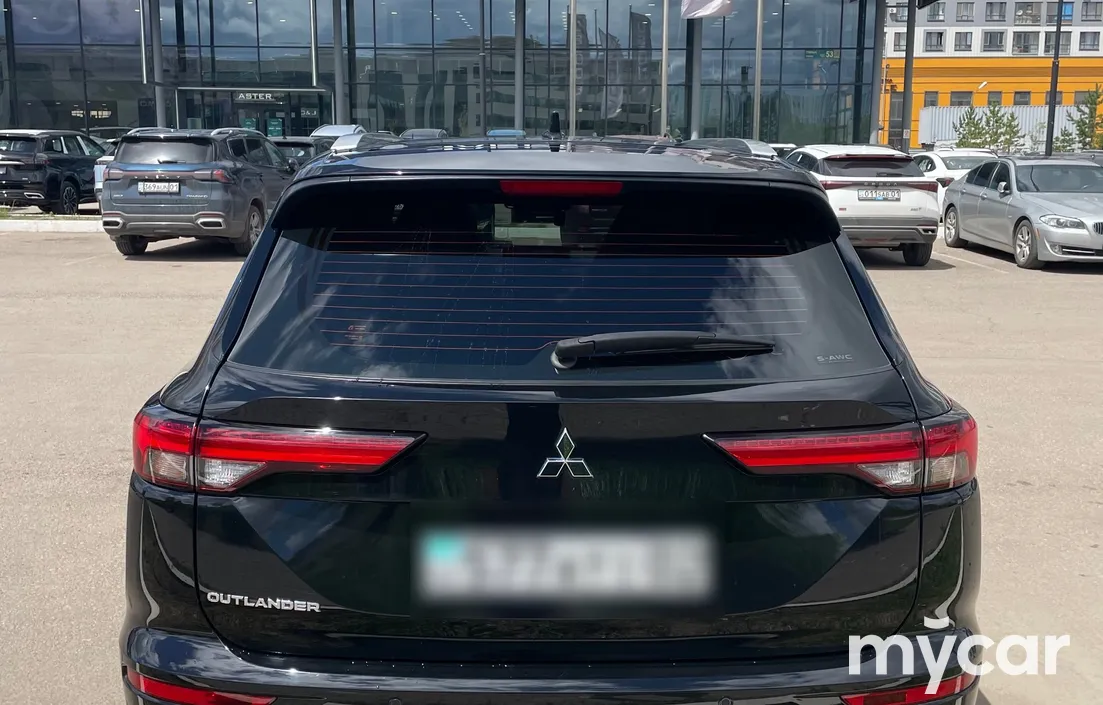 Mitsubishi Outlander 2023