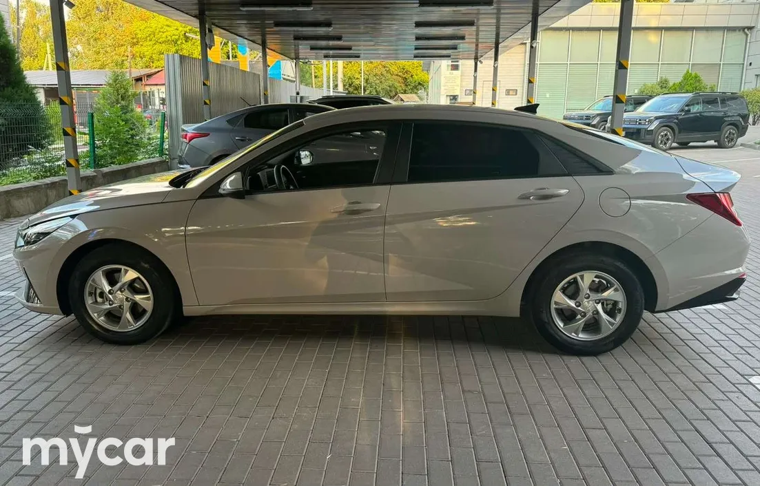 Hyundai Avante 2022