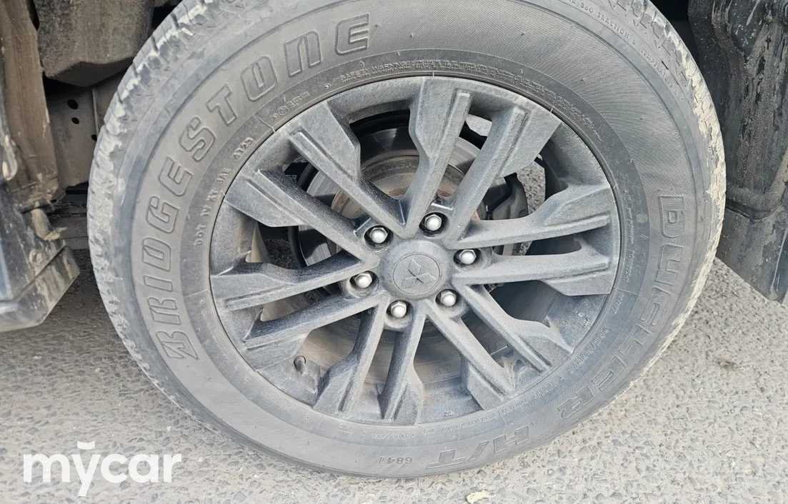 Mitsubishi Montero Sport 2023