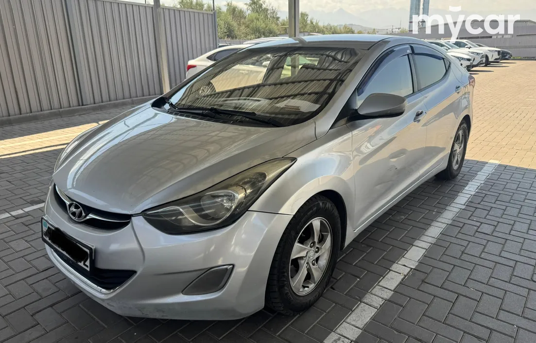 Hyundai Avante 2011
