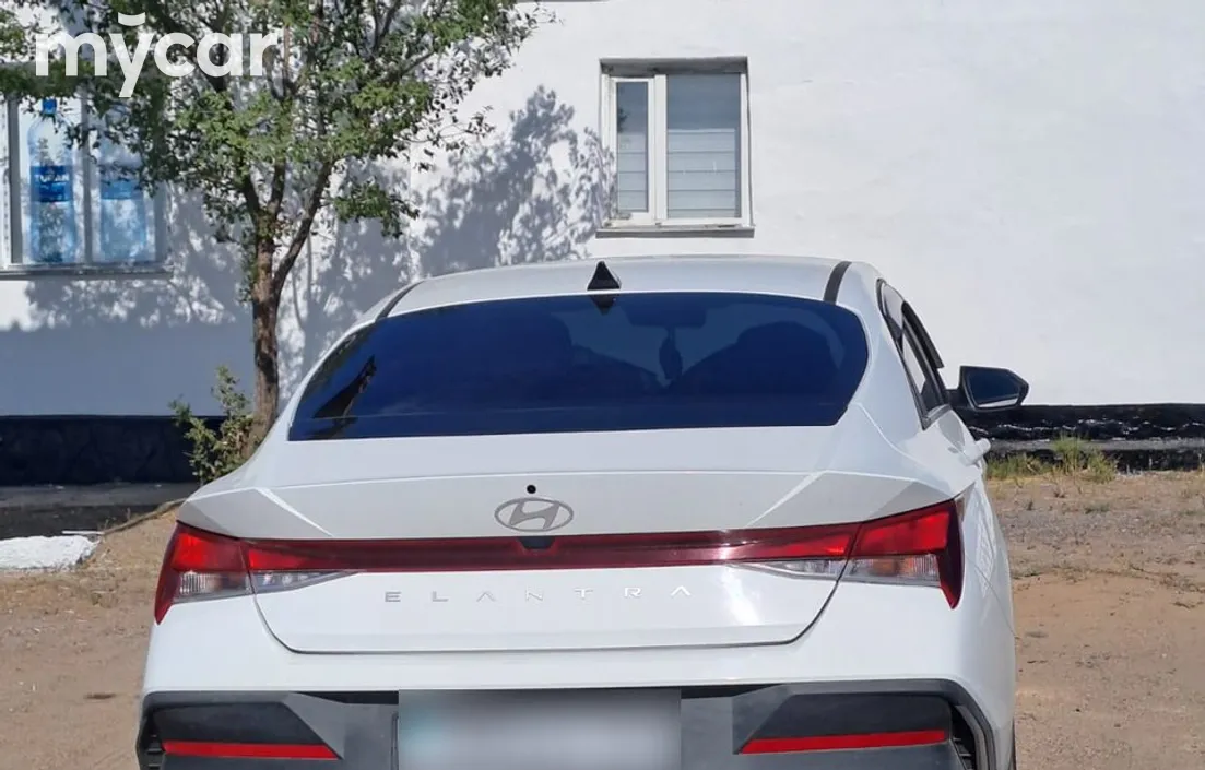 Hyundai Elantra 2024