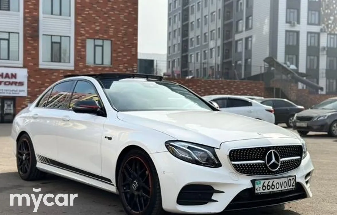 Mercedes-Benz E-Класс 2016