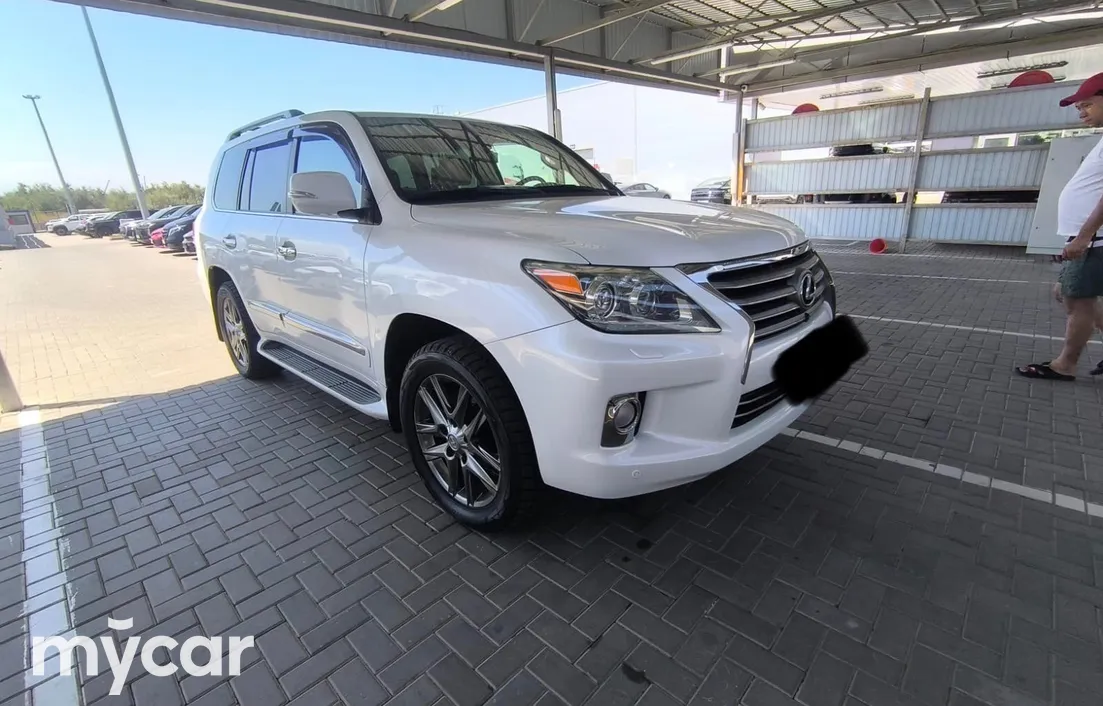 Lexus LX 2013