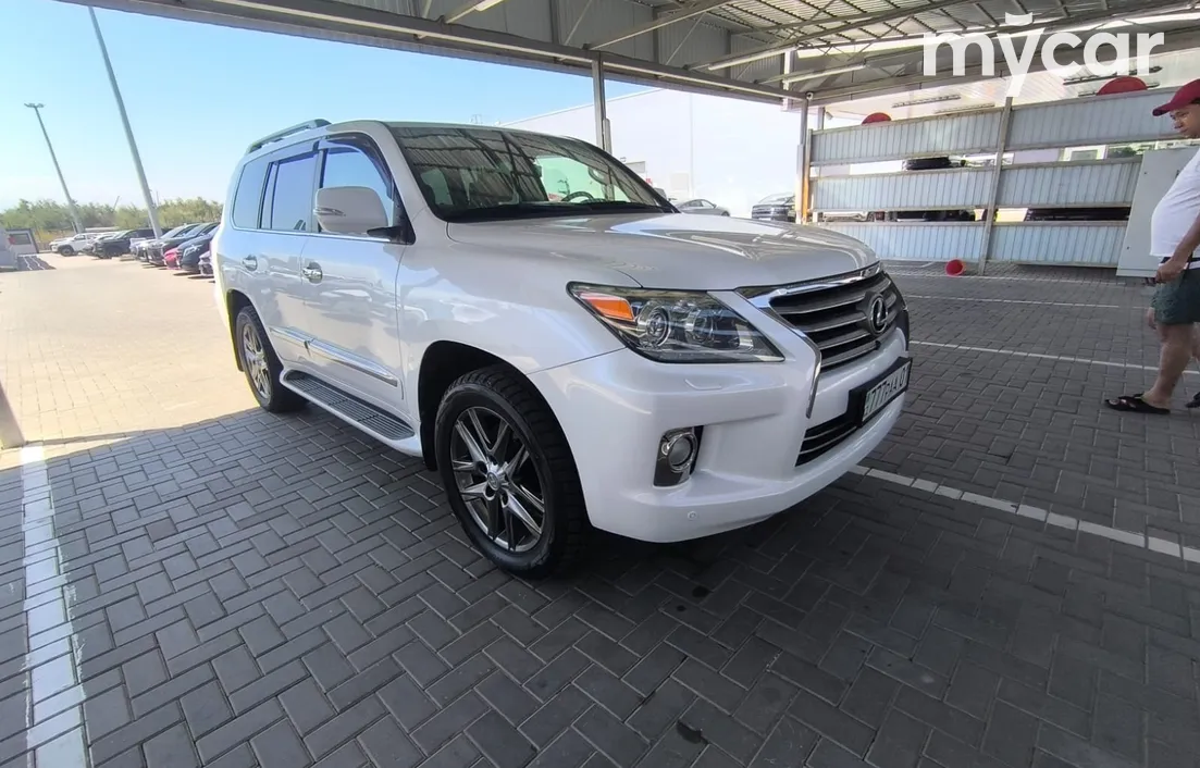 Lexus LX 2013