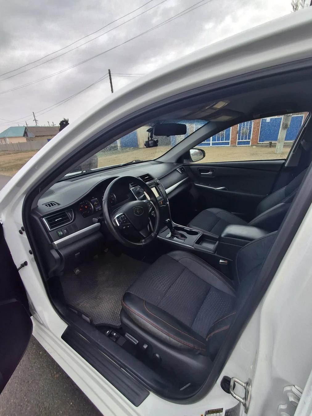 Toyota Camry 2015