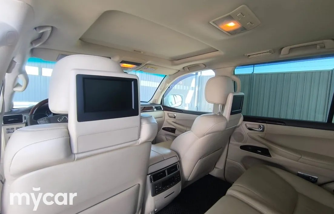 Lexus LX 2013