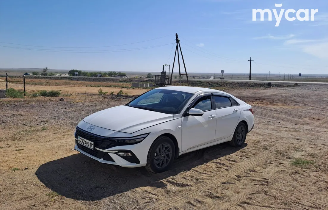Hyundai Elantra 2024