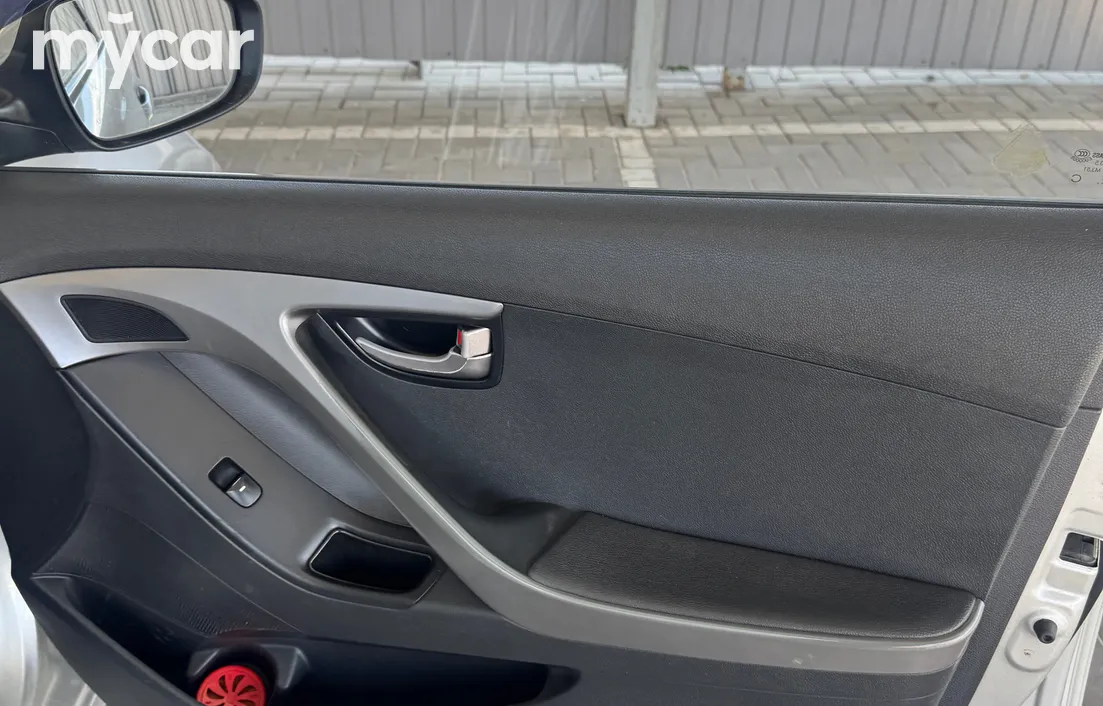 Hyundai Avante 2011