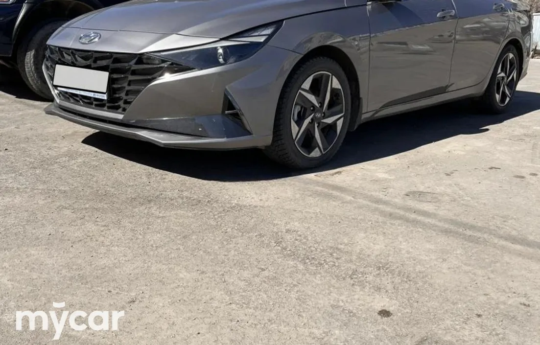 Hyundai Elantra 2022