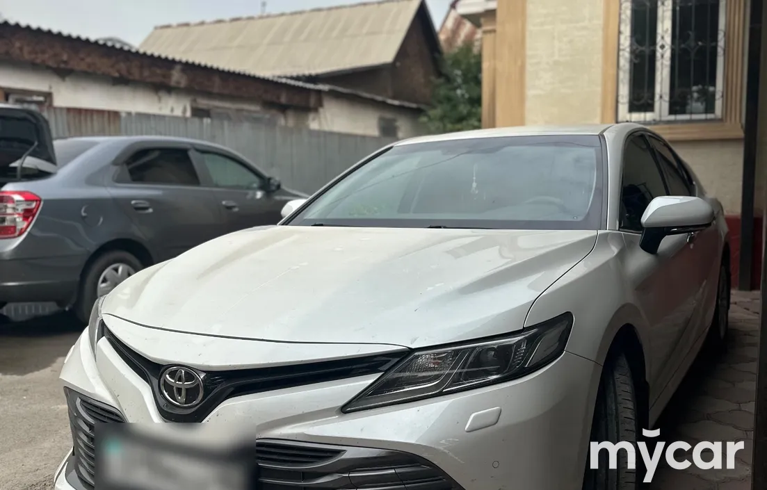 Toyota Camry 2019