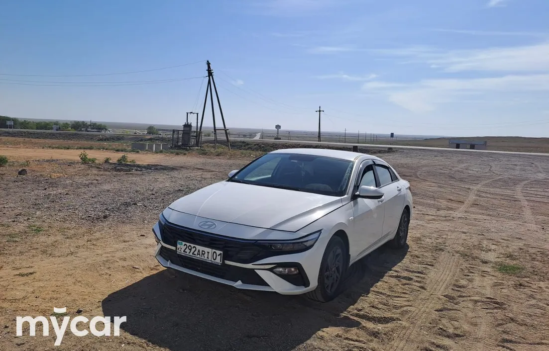 Hyundai Elantra 2024